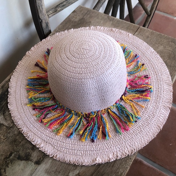 FLOPPY SUMMER🌞Pink Straw HAT w/ Boho Fringe NEW!! - Picture 4 of 8